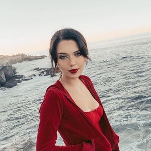 Meet your Posher, Lilly